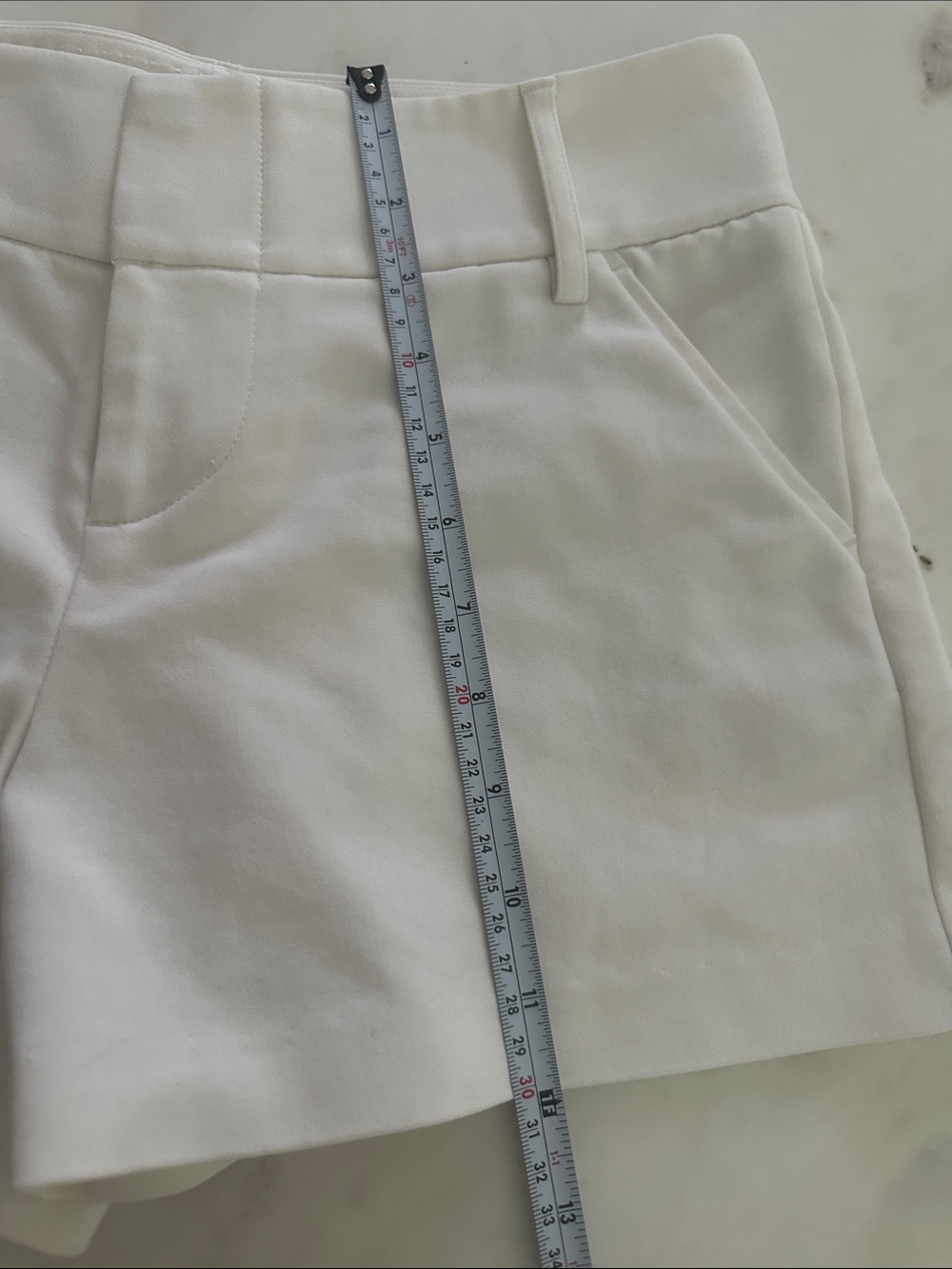 Alice + Olivia Black Label White Dress Shorts- size 2 - Picture 8 of 8